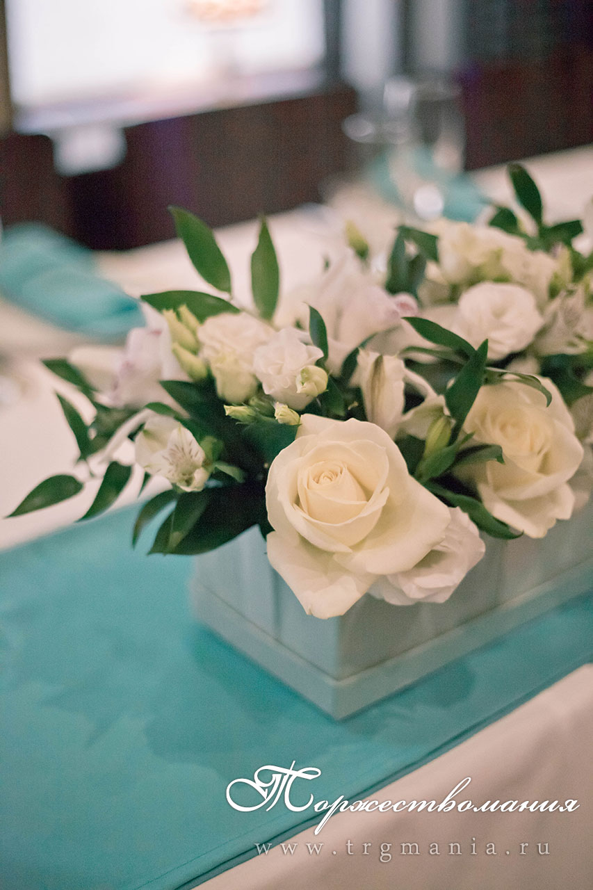 сладкий стол в бирюзовом цвете Тиффани