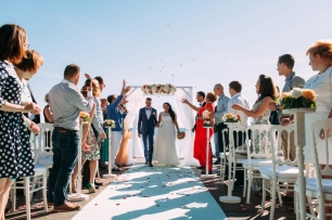 Церемония на берегу Финского залива