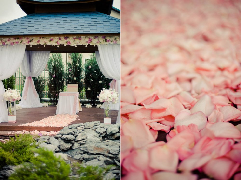 Дорожка из лепестков