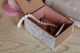 Аксессуары для фотосессии утра невесты. Шкатулка