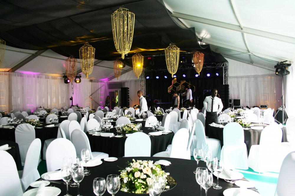 Свадебный банкет в шатре