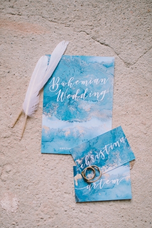 Мраморные приглашения в конверте из кальки, запечатанном сургучом