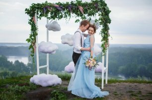 Выездная регистрация в облаках