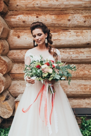 Яркий букет для яркой и эффектной невесты