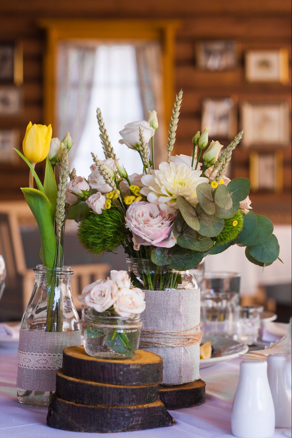 Букеты из цветов на стол в стиле Рустика