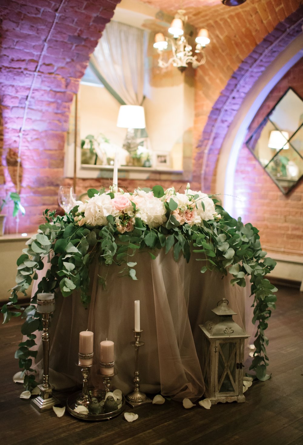 Уютная свадьба в ресторане. Фотограф Анна Забродина