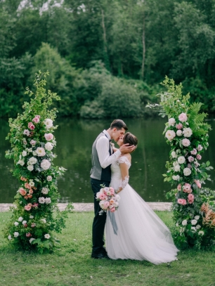 Выездная регистрация у воды