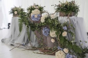 Стол молодых в лесной тематике