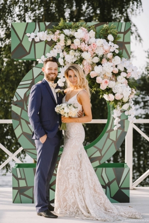 Выездная церемония. Арка-символ зеленого фонаря