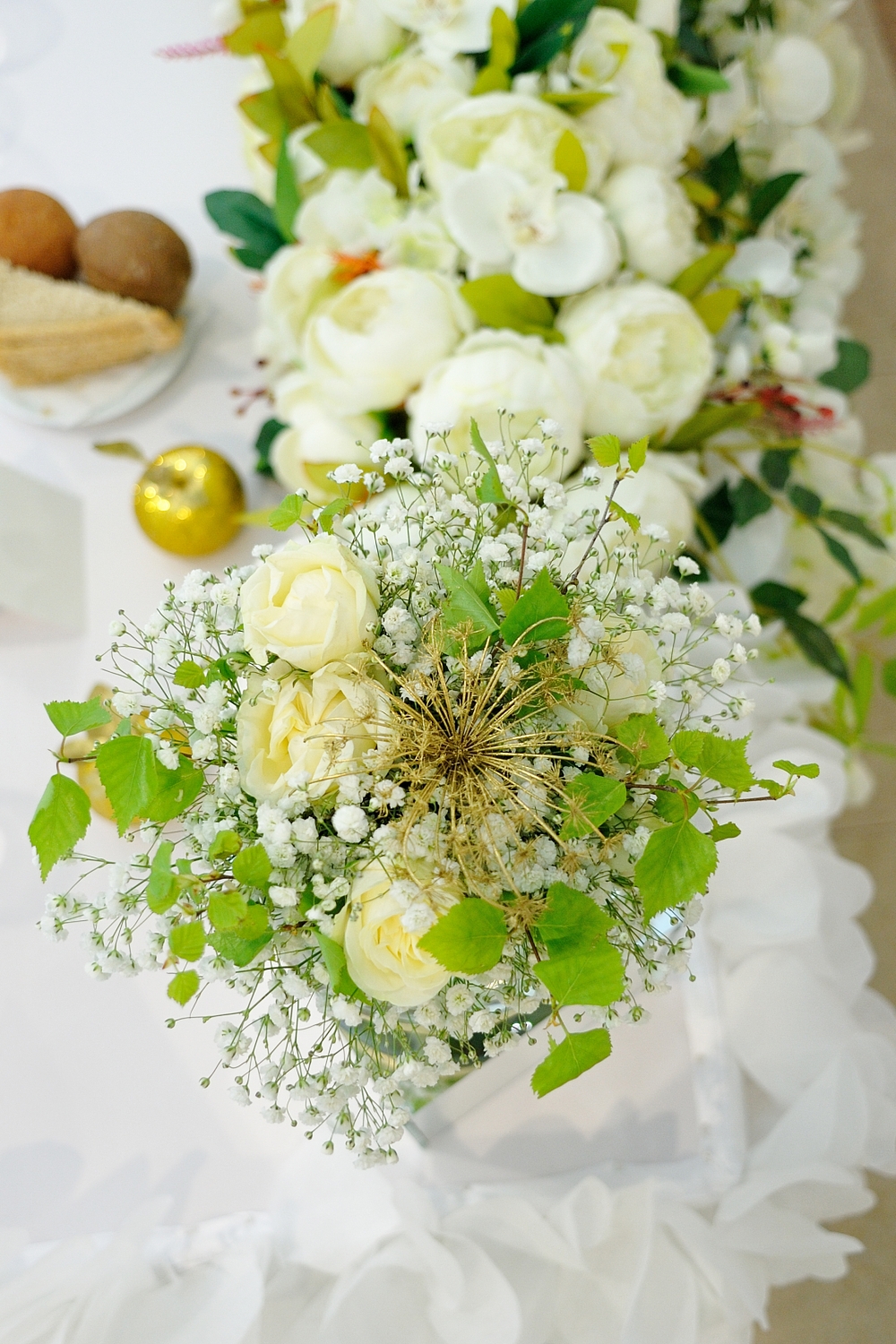 Немного золотых акцентов