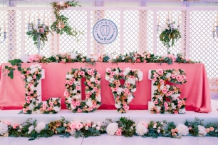 Классический пример свадьбы, продуманной до мелочей