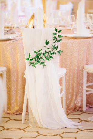 Советы свадебного декоратора | 10 способов украсить стулья на свадьбу - Артмикс Декор
