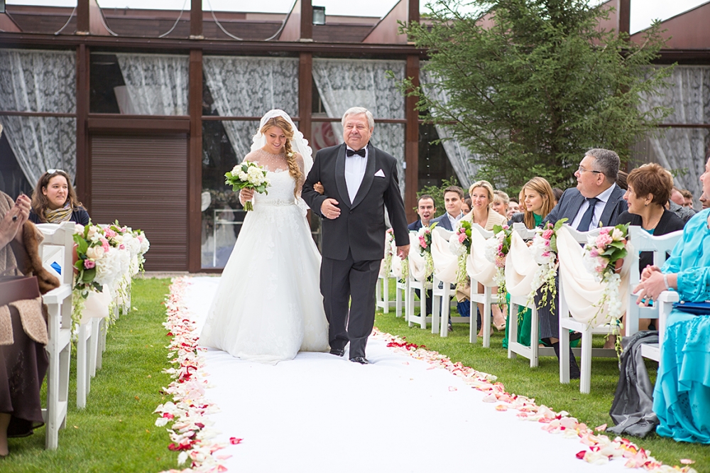 дорога молодым!