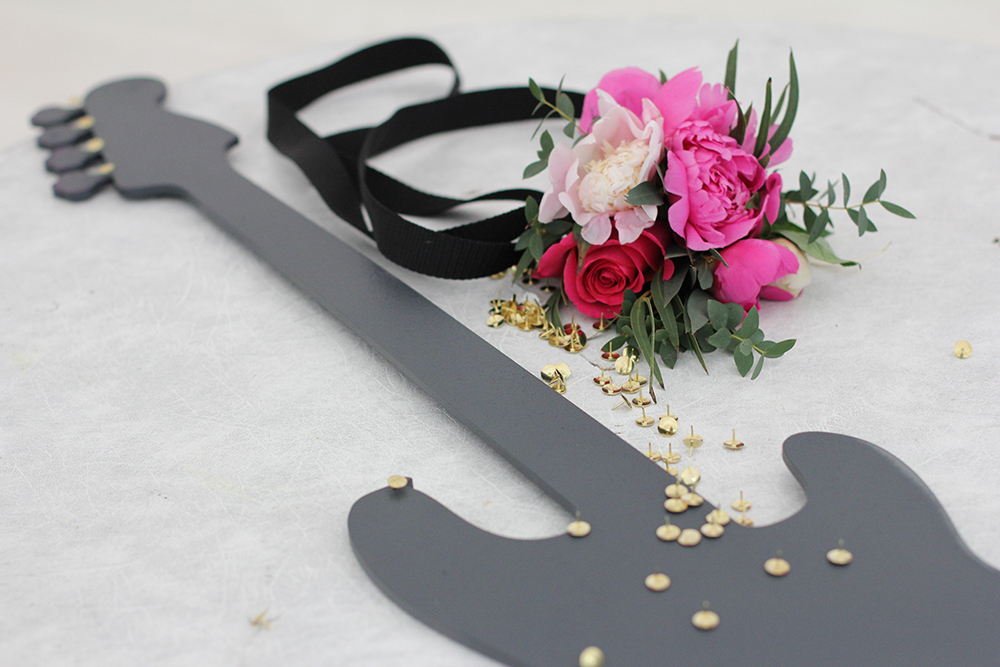 гитара,куа без нее