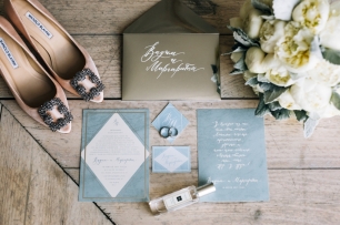 Букет невесты из ароматных белых пионов