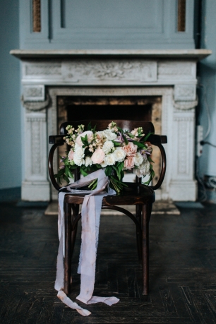 Букет невесты с лентами ручной работы