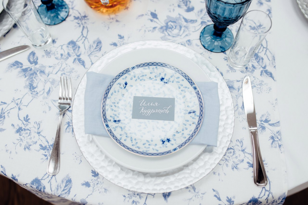 Бело-синяя свадьба.