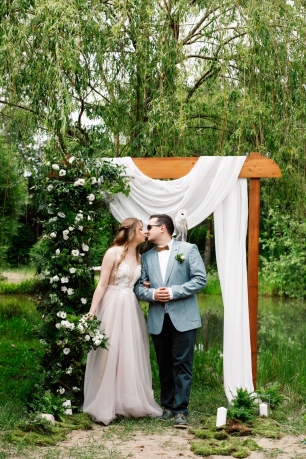 Зона церемонии на лесной свадьбе