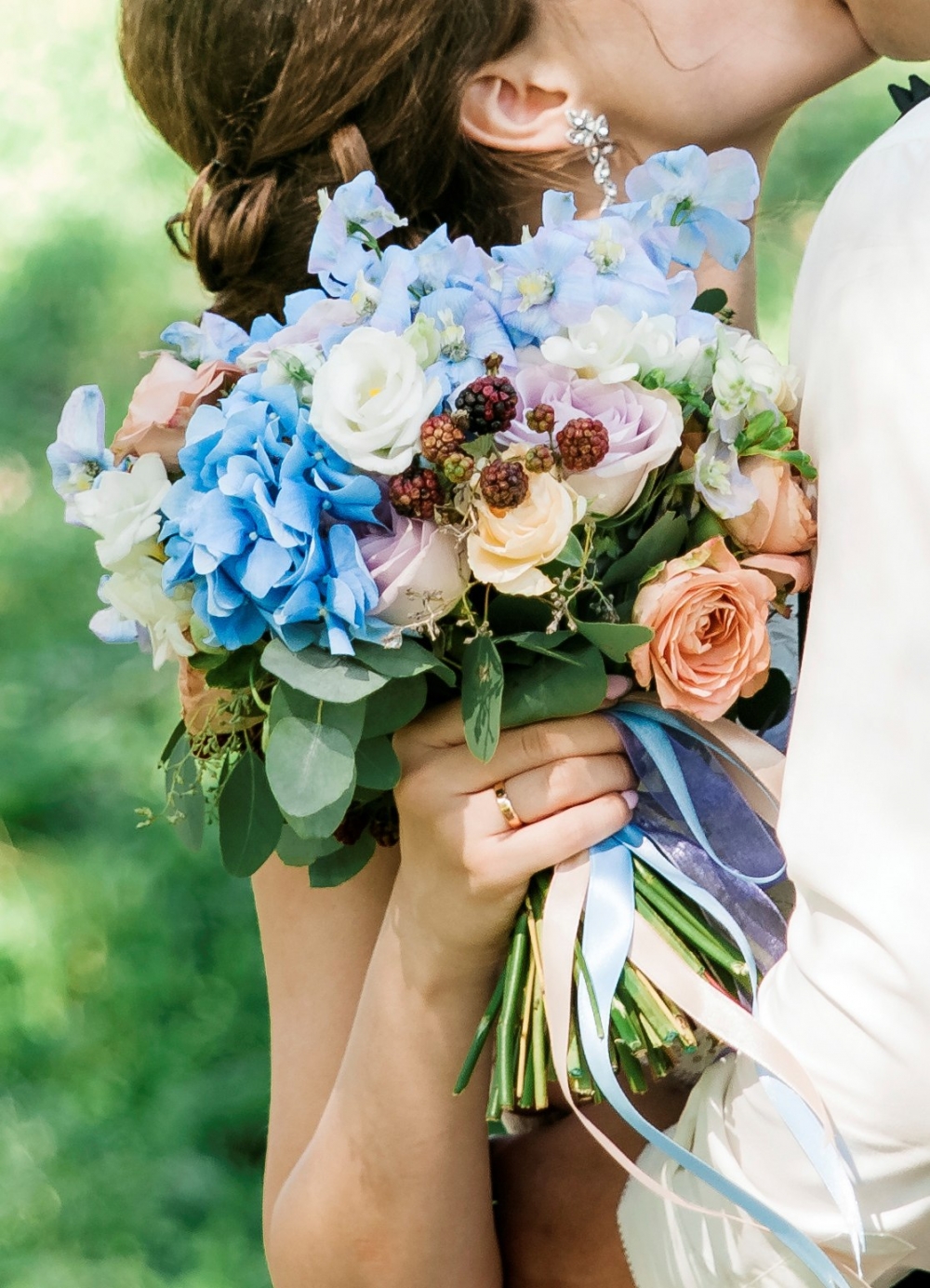 Букет невесты ассиметричный 6500 руб.