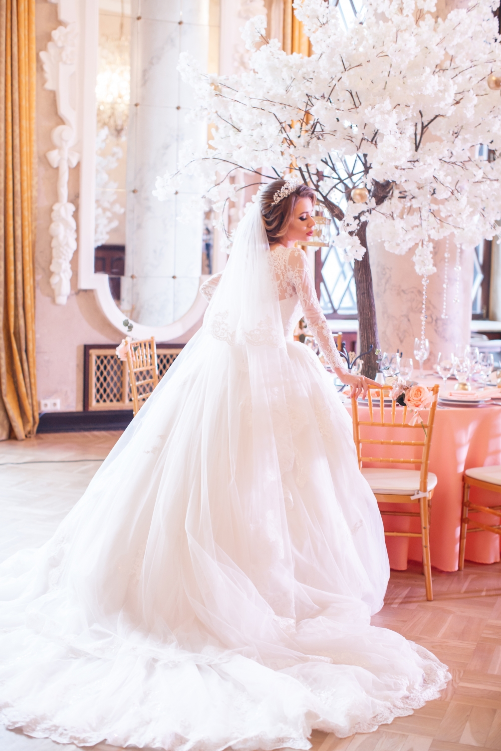 Свадьба Анастасии и Виталия
Авторский проект "Райский Сад"
Danilushkina Wedding
Декор: Onlytrees
Фото: Наталья Легенда
Площадка: Hilton Moscow Leningradskaya
#свадебноеоформление #свадебныйдекор #оформлениесвадьбы #декорсвадьбы #свадьба2018