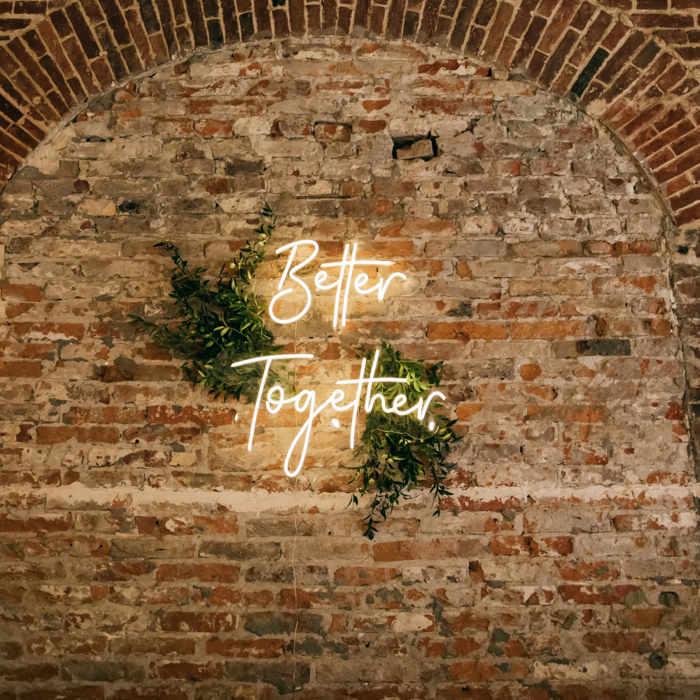 неоновая надпись