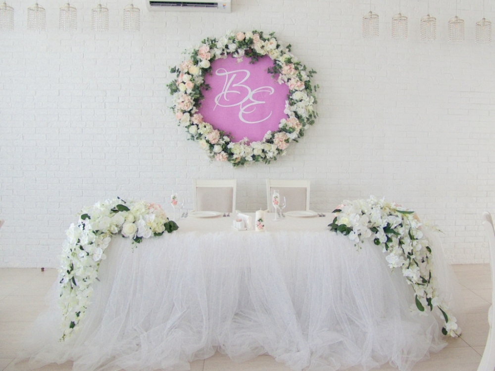 Оформление места молодоженов в отеле Превысоковъ