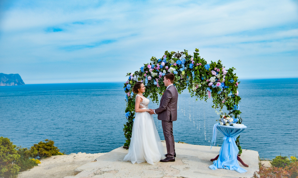 Оформление выездной церемонии на Мысе Фиолент
Организатор мероприятия Евгений Якупов https://vk.com/mc_evgen
Декор - Студия свадебного декора Анастасии Гулиевой
"Флёр де Грёз"- https://vk.com/anastasiagylieva
тел для записи +7(978) 744 36 72 Анастасия