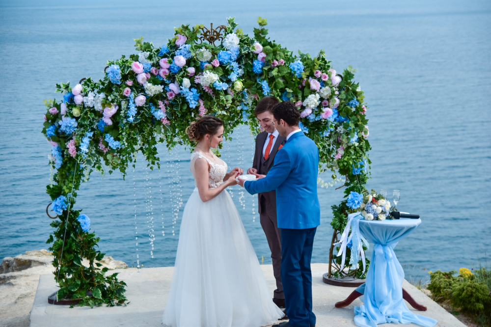 Оформление выездной церемонии на Мысе Фиолент
Организатор мероприятия Евгений Якупов https://vk.com/mc_evgen
Декор - Студия свадебного декора Анастасии Гулиевой
"Флёр де Грёз"- https://vk.com/anastasiagylieva
тел для записи +7(978) 744 36 72 Анастасия