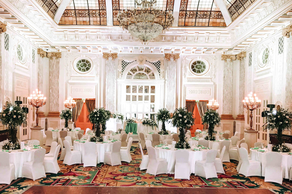 Оформление зала в ресторане Fairmont