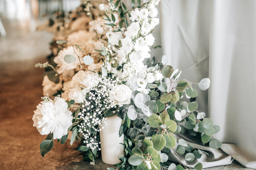 Композиция в классическом стиле в ресторане Fabius