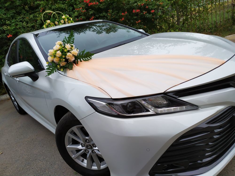 Украшение машин на свадьбе, варианты, традиции.