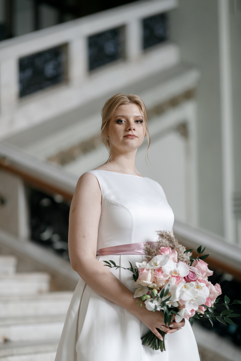 Букет невесты с орхидеями