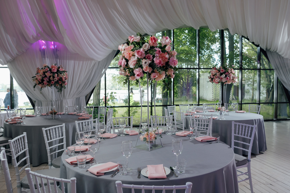 Свадьба в шатре на набережной Мартынова