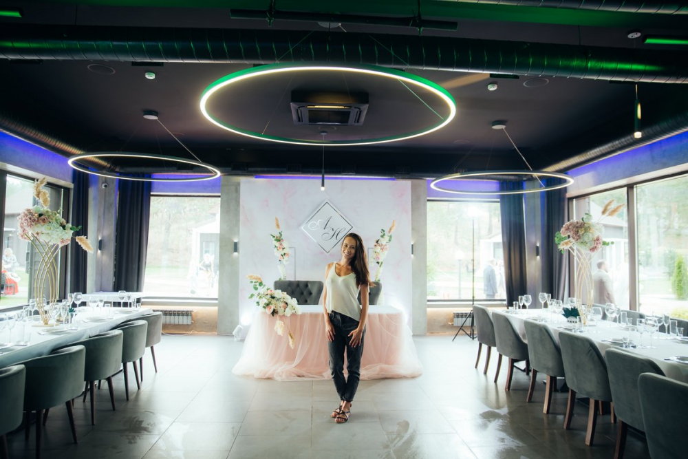 Оформление свадебного зала в цветовой гамме "розовый мрамор".

Оформление свадьбы Крым, свадьба в Крыму, свадебный декор Ялта, свадьба у моря, декоратор Крым, свадебный дизайнер Крым.