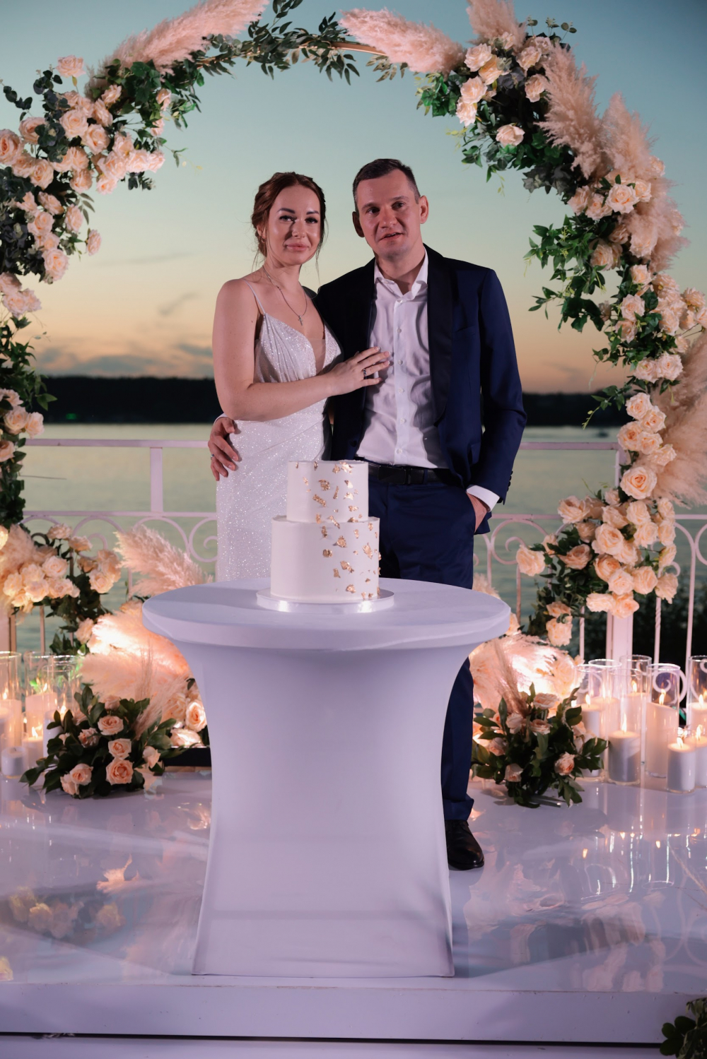 выездная регистрация, арка на выездную регистрацию, круглая арка, подиум на свадьбу, вечерняя регистрация, персиковый