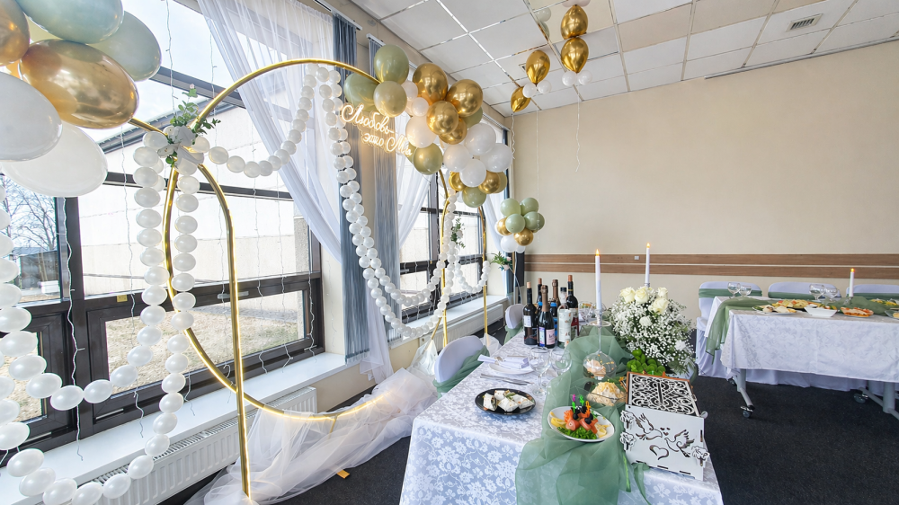 Большей наших работ на нашем сайте https://decor-svadba.ru