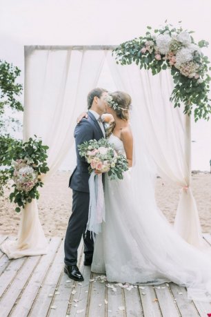 Церемония на берегу Финского залива