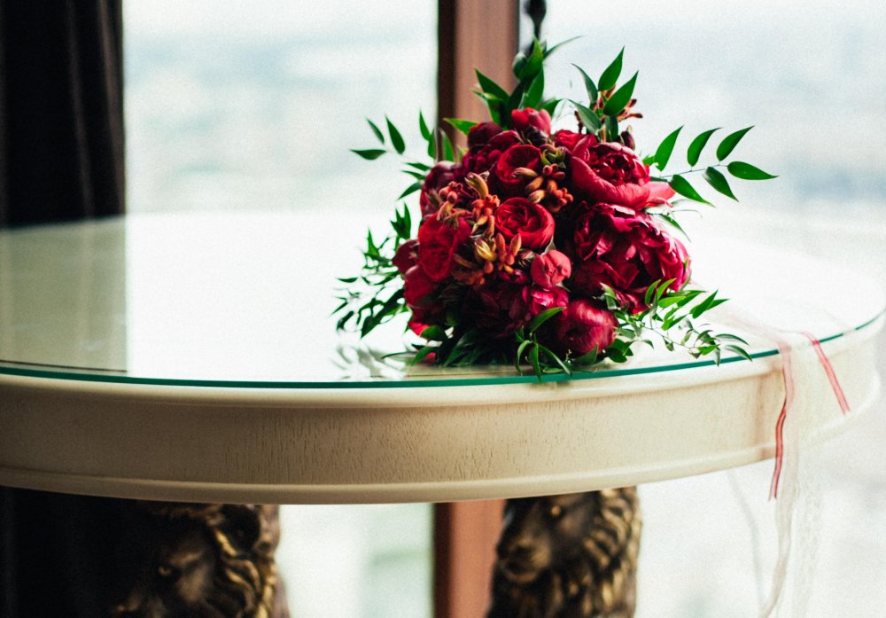 Букет невесты из пионов и пионовидной розы