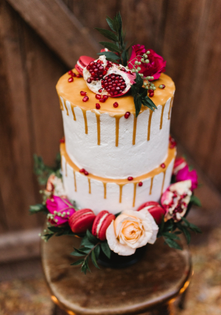 свадебный торт с гранатом, декор ЕЛЕНА МИТАКИ