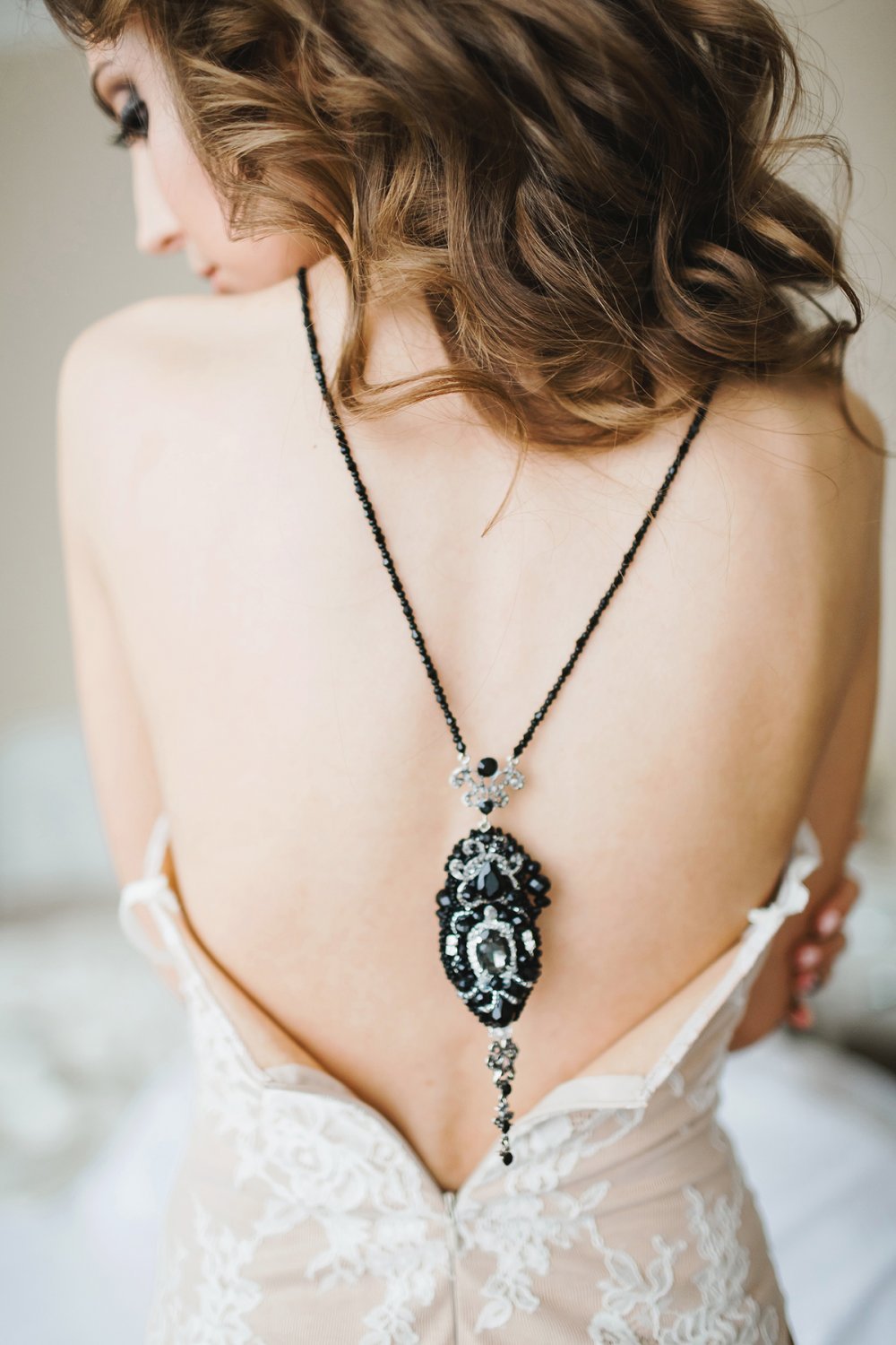 "Serene morning bride"
Организация Свадебное агентство Love Story Нижний Новгород 
Фото Фотограф Светлана Малышева 
Видео Александр Захаров 
Декор Color Dreams - мастерская праздничного декора 
Флористика ЦВЕТОЧНИЦА 
