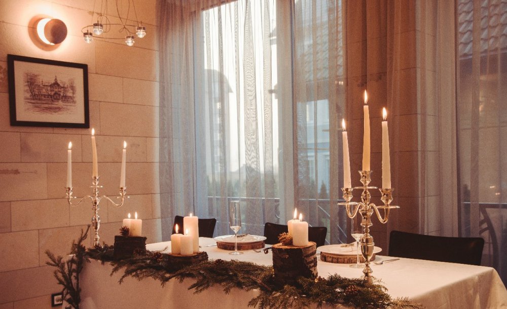 Оформление стола молодых.