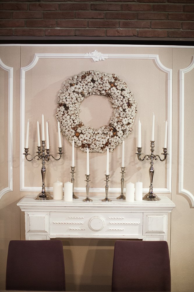 Декоративный бэк за молодоженами. Венок из хлопка