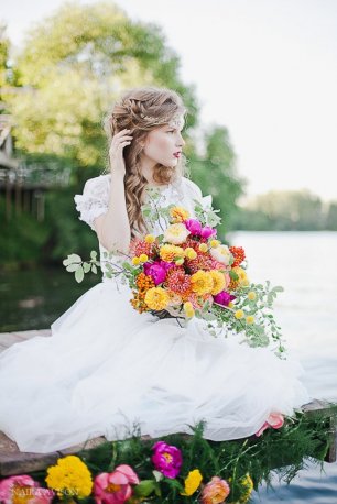 Яркий свадебный букет