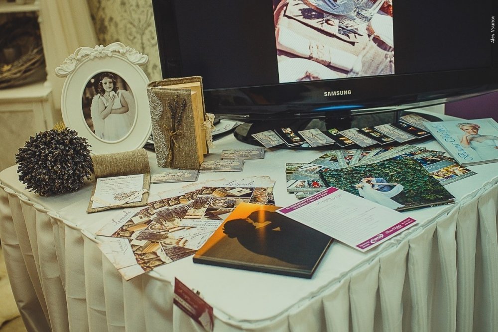 III специализированная свадебная выставка-продажа "Амуры шепчут"-2014