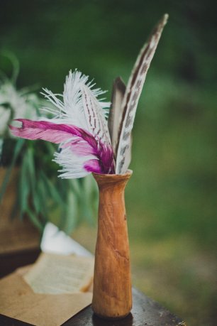 Перья в декоре бохо-свадьбы