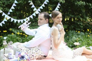 Фотосессия молодоженов на природе