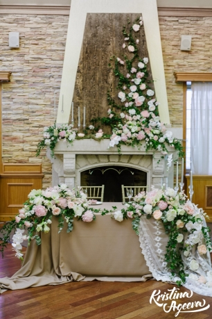 Декор стола молодых