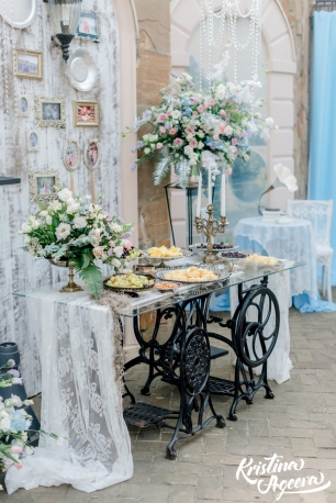 Сырный стол с винтажным декором