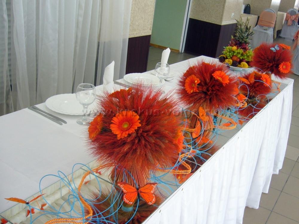 Стол гостей