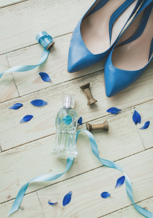 яркие свадебные туфли, декор U&ME DECOR